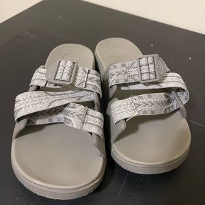 Chacos 9 slides